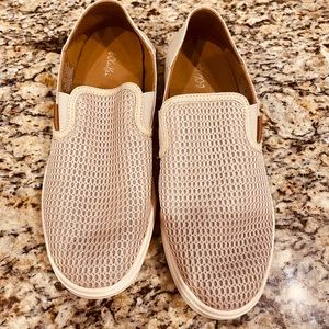 Brand new Olukai nude slip-on sneakers size 8